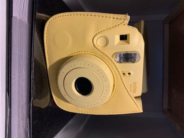 Hire Polaroid Camera, in Roselands